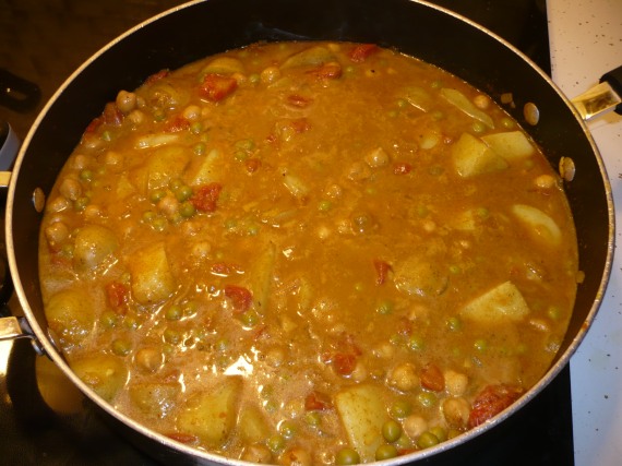 Curry simmering
